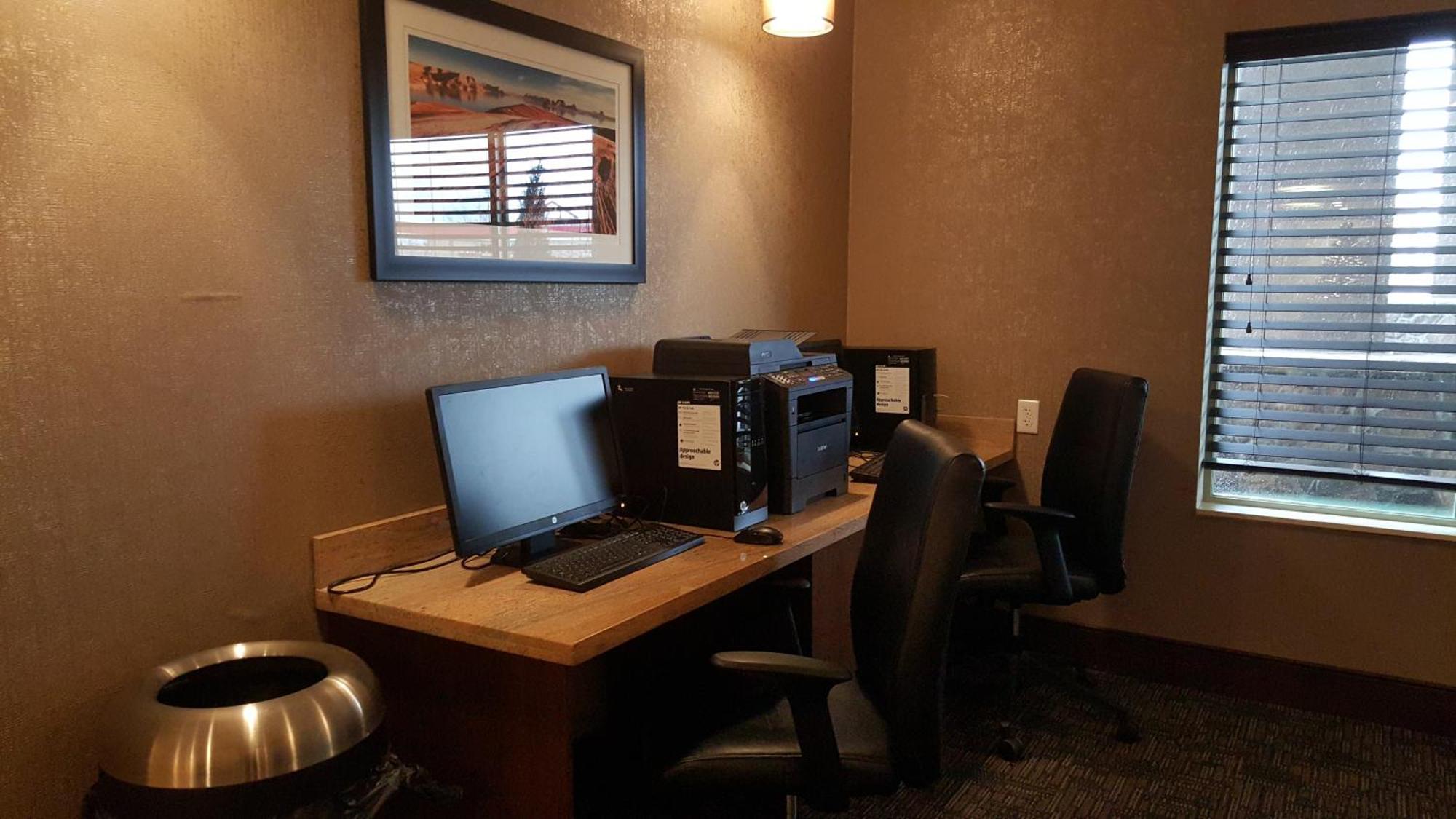 Express & Springville-south Provo Area By Ihg Hotel 2*
